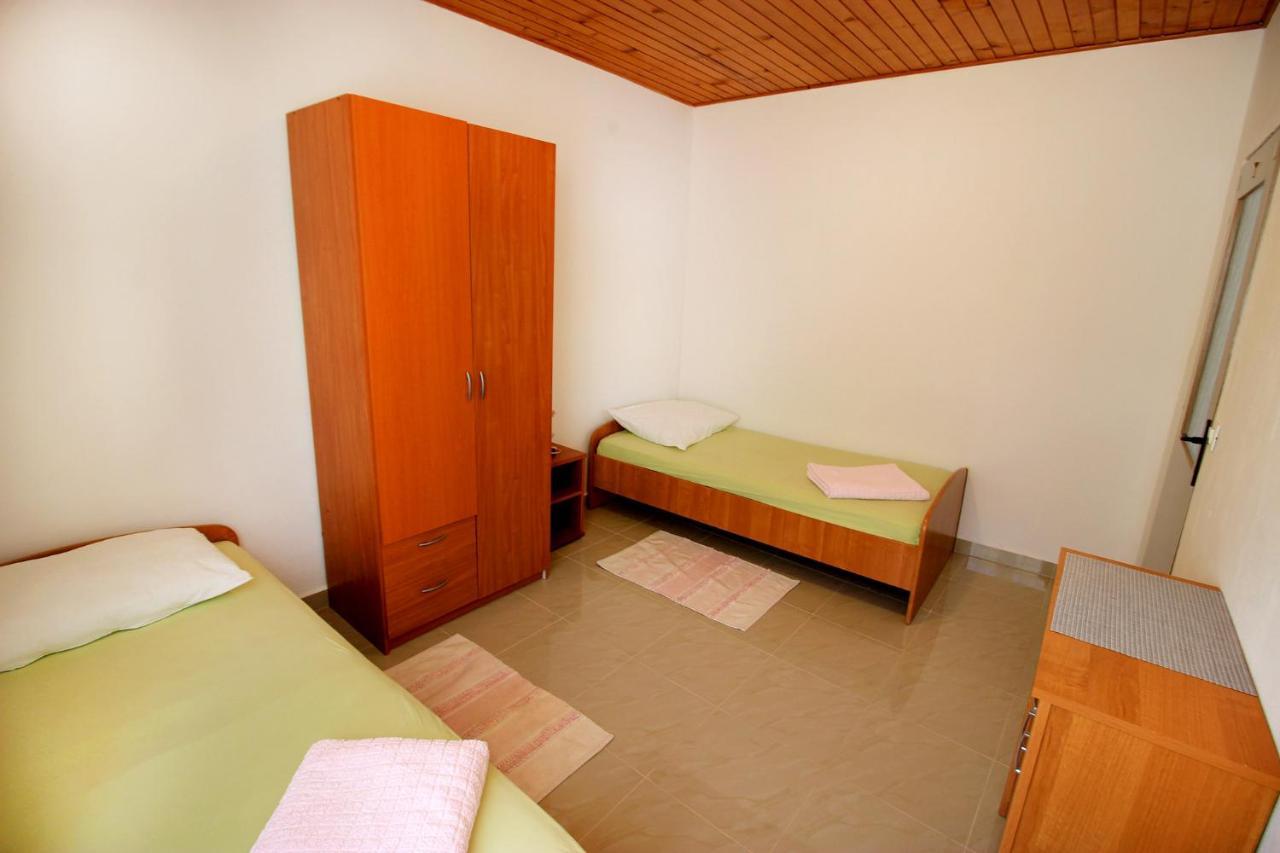 The Peaceful Vacation Apartment Metajna Exterior foto