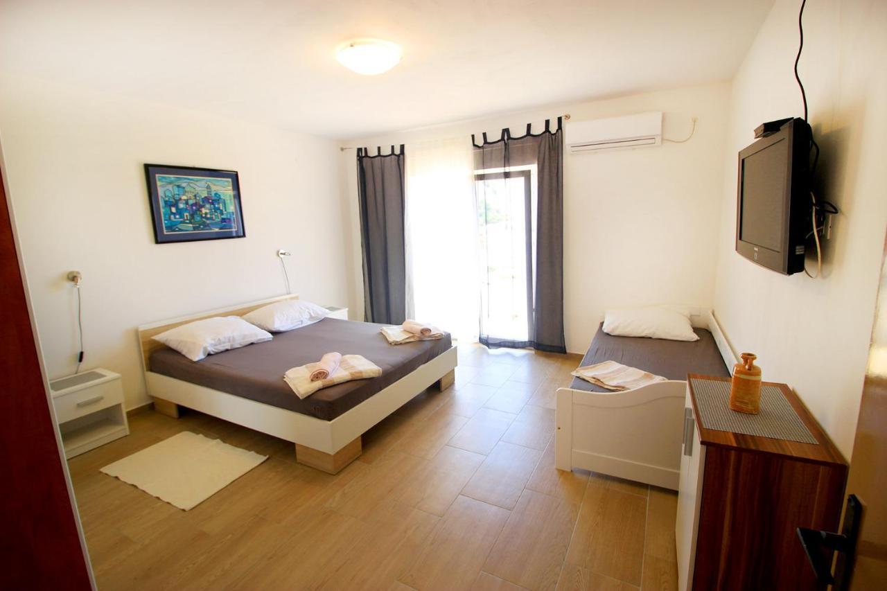 The Peaceful Vacation Apartment Metajna Exterior foto