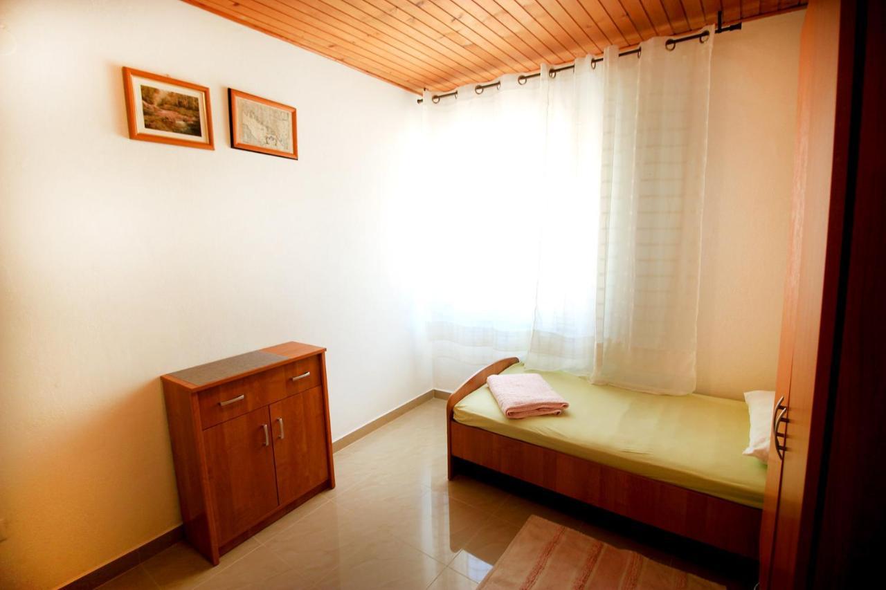 The Peaceful Vacation Apartment Metajna Exterior foto